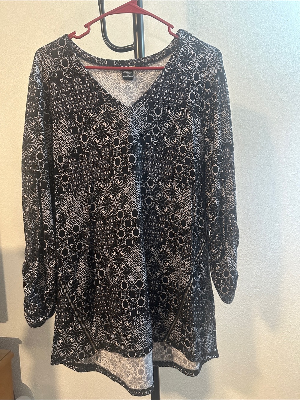 Women's Navy Blue and White Printed V-Neck Tunic Top